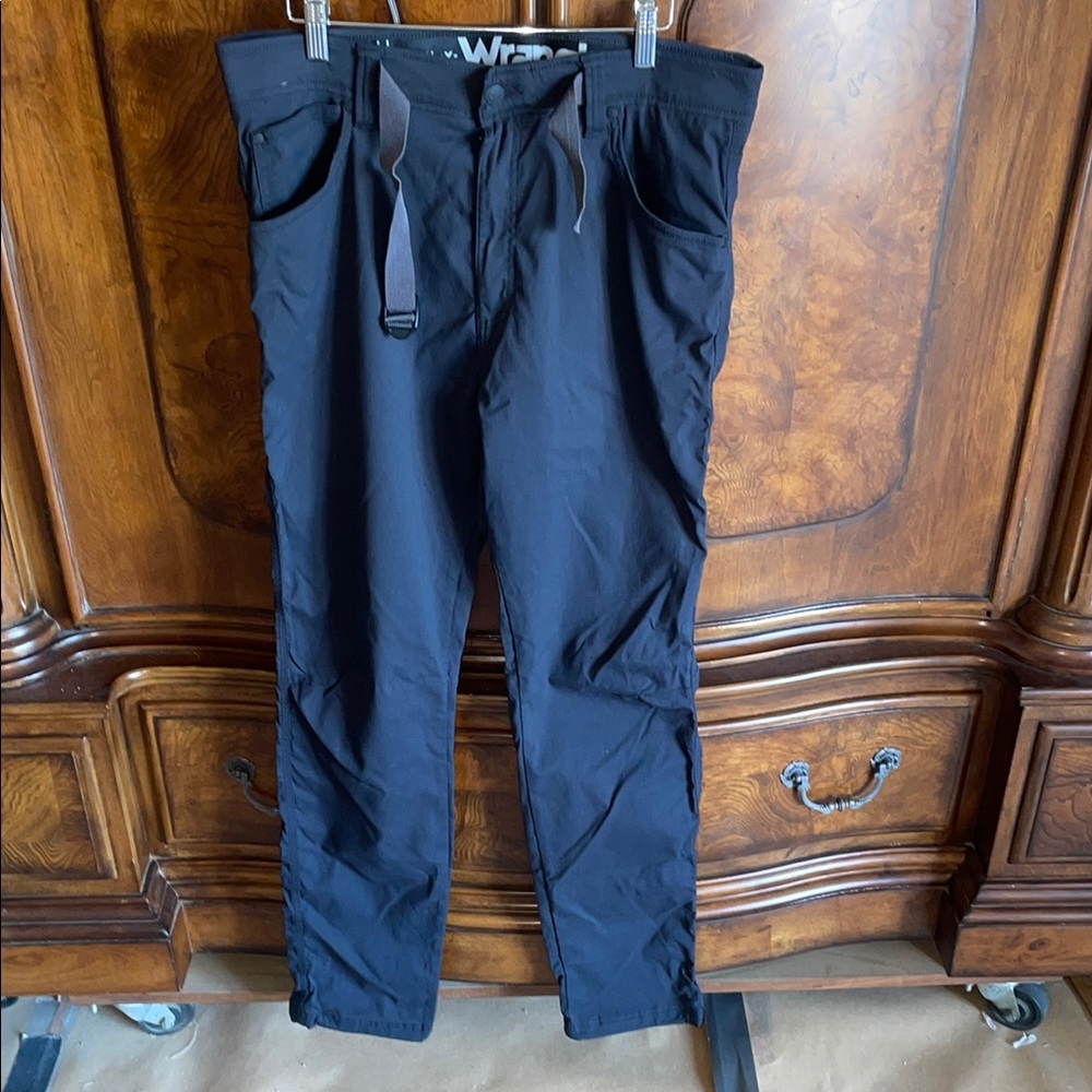 Wrangler Men's 36/32 Black Pants All Terrain -X-
Gear
